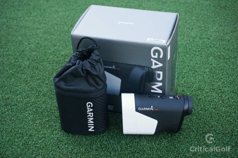 Garmin Z82 rangefinder with case and packaging